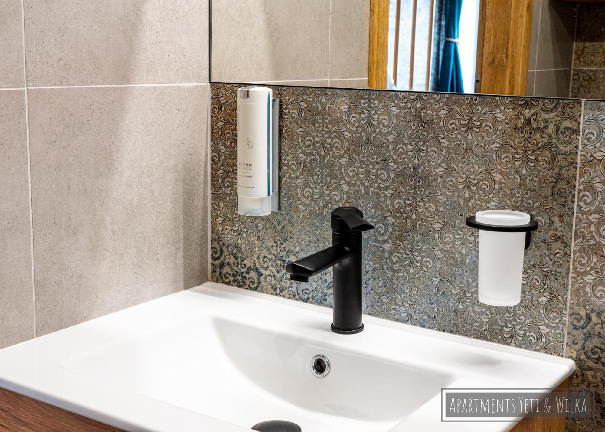 Apartamenty Yeti & Wilka W Centrum Chorzowa: Wilk Екстериор снимка
